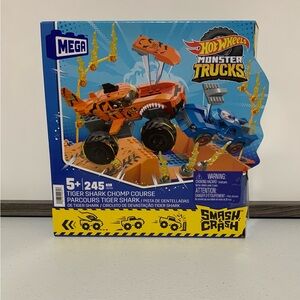 Mega Hot Wheels Smash & Crash Monster Trucks Tiger Shark Chomp Course-New